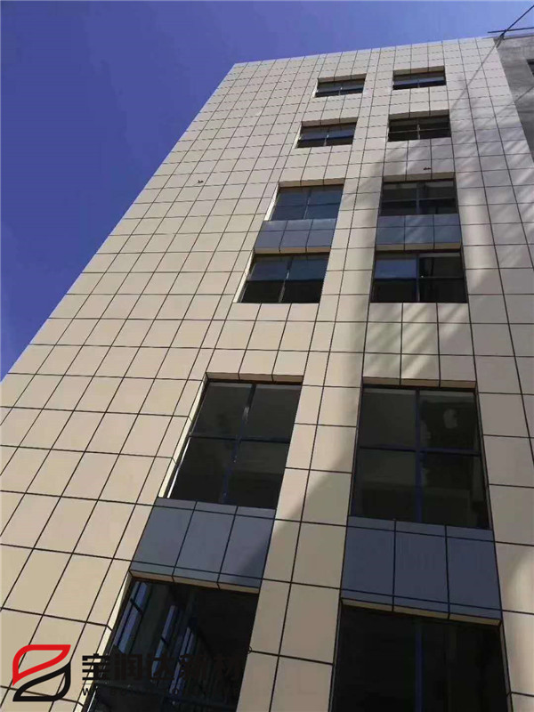 【實景呈現(xiàn)】寶潤達外墻保溫一體板應用武漢變電站項目